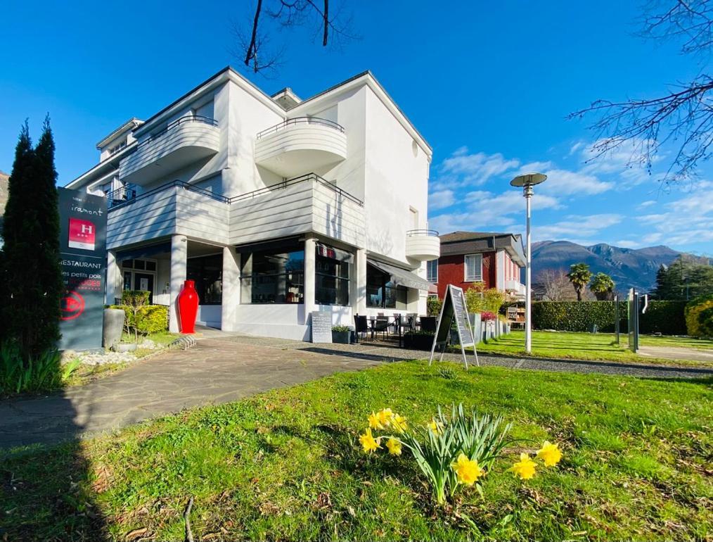 Logis Hotel Le Miramont Argelès-Gazost Exterior foto